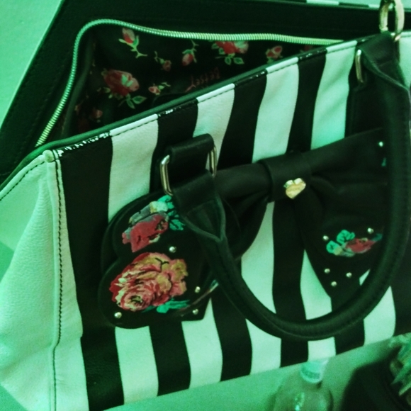 Betsy Johnson Special Edition Bag - Picture 2 of 9